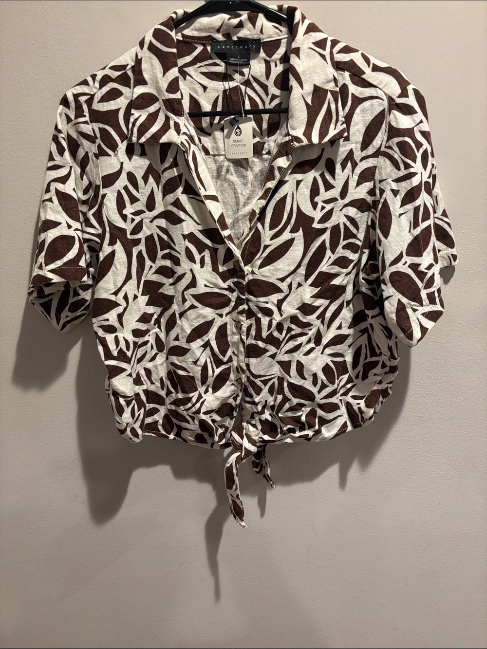 Sanctuary Brown & White Leaf-Print Tie-Hem Button-Down Shirt
